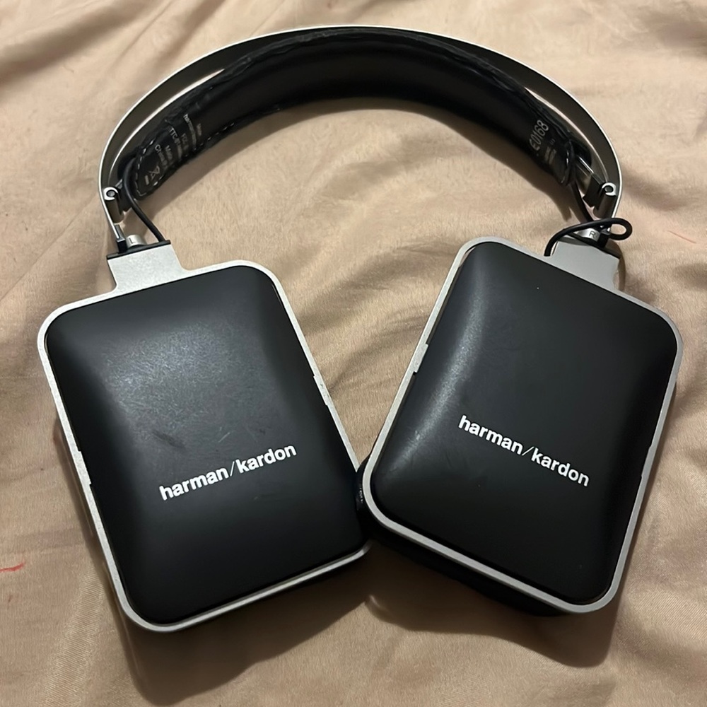 Harmon/kardon noise canceling headphones